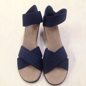 Charleston Shoe Co. Lafayette Navy Croc Sandal